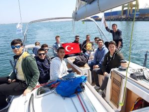 Romanya ve Letonya’ya giden Çeşmeli öğrenciler yurda döndü