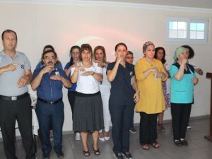 Hastane personelinden işaret dil ile hizmet