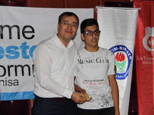 LGS’de başarılı olan imam hatipliler ödüllendirildi