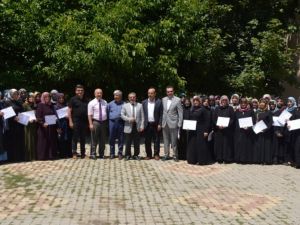 Tavşanlı’da 40 bayan kursiyere bitki yetiştiriciliği belgesi