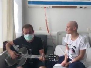 Haluk Levent lösemili Ebru Çelen ile düet yaptı