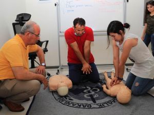 Pamukkale’de işitme engellilere yönelik temel ilk yardım eğitimi