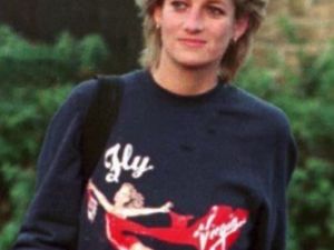 Prenses Diana’nın sweatshirt’ü 47 bin Euro’ya satıldı
