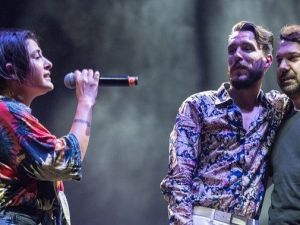 Kuşadası Gençlik Festivali’nde üçlü düet