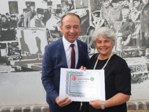 Geçmişe ışık tutacak olan arşivi kazandıranlara büyük onur