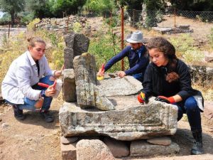 Aigai’deki mezarlar kentin kimliğini ortaya çıkarak