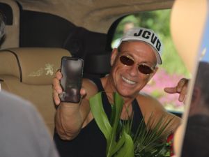 Jean Claude Van Damme’ın ilk isteği Türk kahvesi oldu