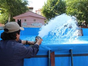 Portatif havuzda yüzme kursu pazartesi günü başlıyor