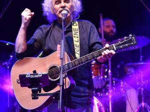 Yeni Türkü grubu 40. yılını Bilecik’te verdiği konserle kutladı