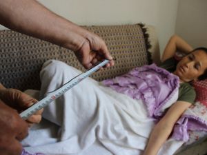 Böbreğinde unutulan katater teli 10 yıl sonra fark edildi