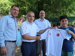 Portatif havuzda yüzme kursu başladı