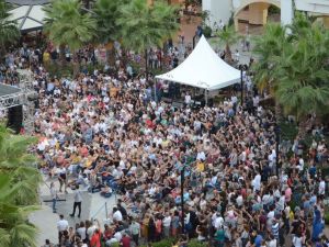 Binlerce İzmirlinin katıldığı caz festivali bu yıl 2-3-4 Ağustos’ta