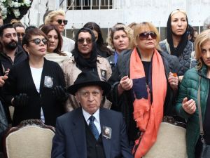 Sezen Aksu’nun babası taburcu oldu