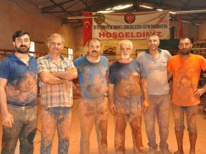 Menemenli Çömlek Ustaları İtalya’da Türkiye’yi Temsil Edecek