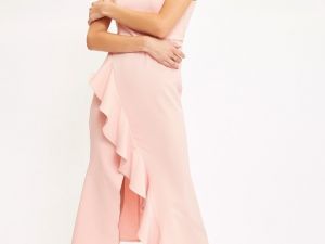 Düğün, nişan dönemine girildi, şık kıyafetler rafları süslüyor