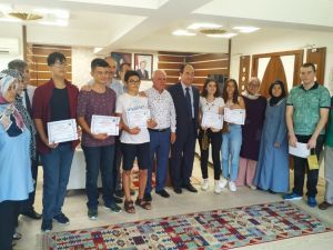 Soma’da başarılı öğrenciler ödüllendirildi