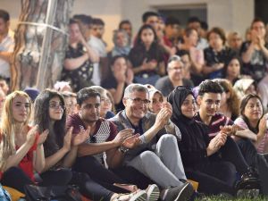 Burcu Güneş’ten Üsküdar’da müzik ziyafeti