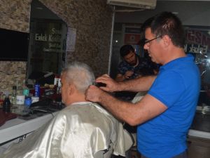 Didim’de berberler çırak sorunu yaşıyor