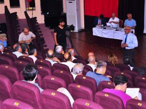 Yeni rektör hızlı başladı, hastanenin profesör ve personeliyle toplantı yaptı