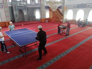 Hem dini eğitim alıyorlar, hem spor yapıyorlar