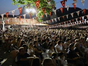 Yıldızların altında yazlık sinema keyfi