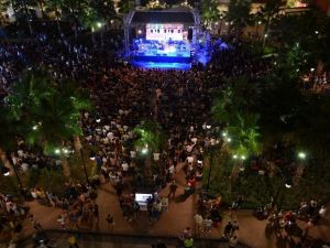 İzmirliler caz festivaline akın etti