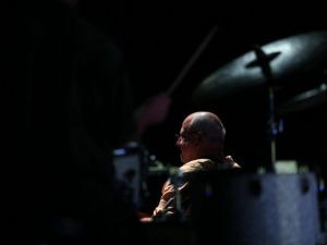 Ünlü müzisyen Bülent Ortaçgil Bursa’da sevenleriyle buluştu