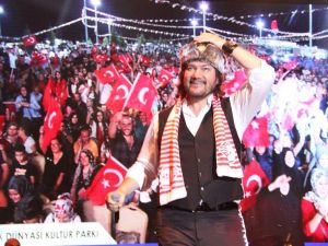 Karaman’da Ahmet Şafak hayranlarına unutulmaz bir gece yaşattı