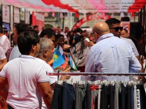 Laleli’de alışveriş festivali başladı, 250 alıcı ağırlanacak