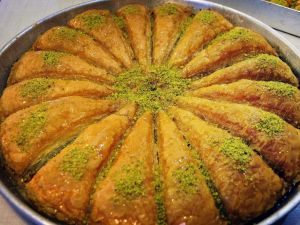 Bayram yaklaştı, baklava ve çikolataya ilgi arttı