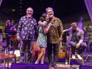 Fatma Turgut Akmerkez’de sevenleriyle buluştu