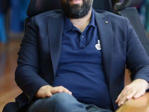 Mayo, bikini üreten tekstilcinin yüzü gülüyor