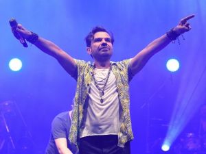 Kenan Doğulu’dan Çeşme’de unutulmaz konser