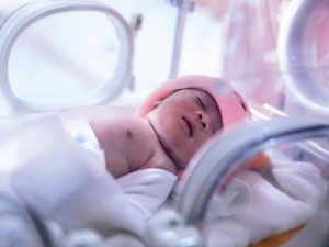 “Tüm doğumlar tam donanımlı merkezlerde gerçekleştirilmeli”