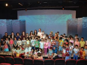 Kuşadası Belediye Tiyatrosu’na iki ödül daha