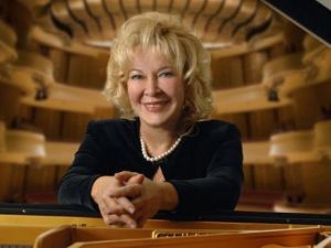 ‘Kent Söyleşileri’nin konukları Gülsin Onay ve Erhan Güzel