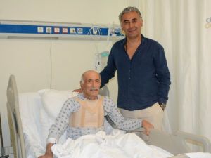 90 yaşında olmasına rağmen bıçak altına yatmaktan çekinmedi