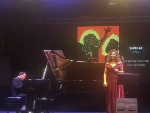 Fazıl Say, Kuşadası’nda ayakta alkışlandı