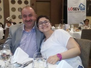 Kızını lösemiden kaybeden baba, kök hücre bağışıyla hayat kurtardı