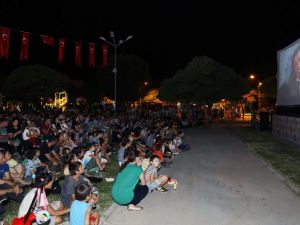 Yazlık sinema “Hababam Sınıfı” ile devam etti