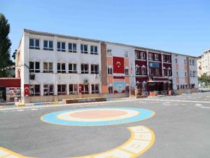 Bağcılar’daki okullarda yeni eğitim dönemi hazırlıkları tamamlandı