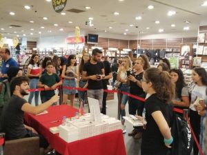 Genç yazara Denizli’de büyük ilgi