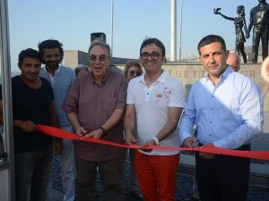 Kuşadası Kitap Nostalji ve Plak Günleri başladı