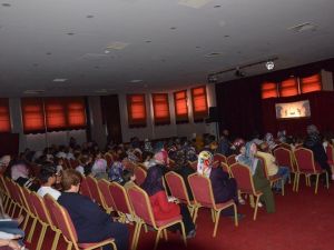 Bursa Büyükşehir Belediyesi Kukla Tiyatrosu Emetli çocuklarla buluştu