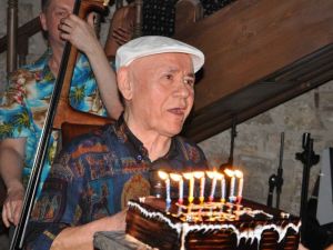 Kuşadalı ünlü caz müzisyeni Muvaffak Falay 89 yaşında