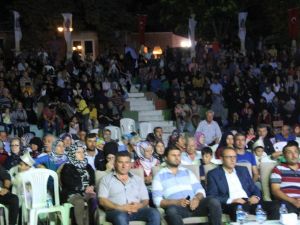 Emet’te yerel sanatçıların konserini 2 bin kişi izledi