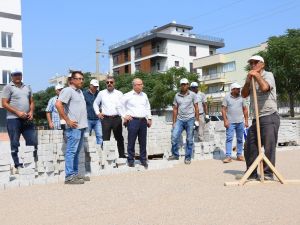 Salihli Belediyesinden okul bahçesine çevre düzenlemesi