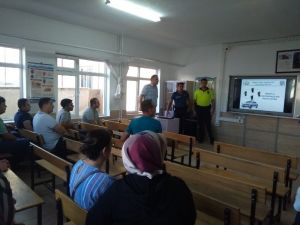 Öğretmenlere trafik semineri verildi