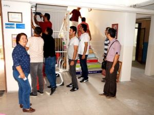 Okula kadın müdürün eli değdi