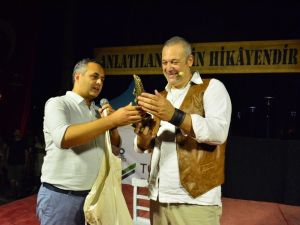 Levent Üzümcü Torbalı’da seyircisinin karşısına çıktı